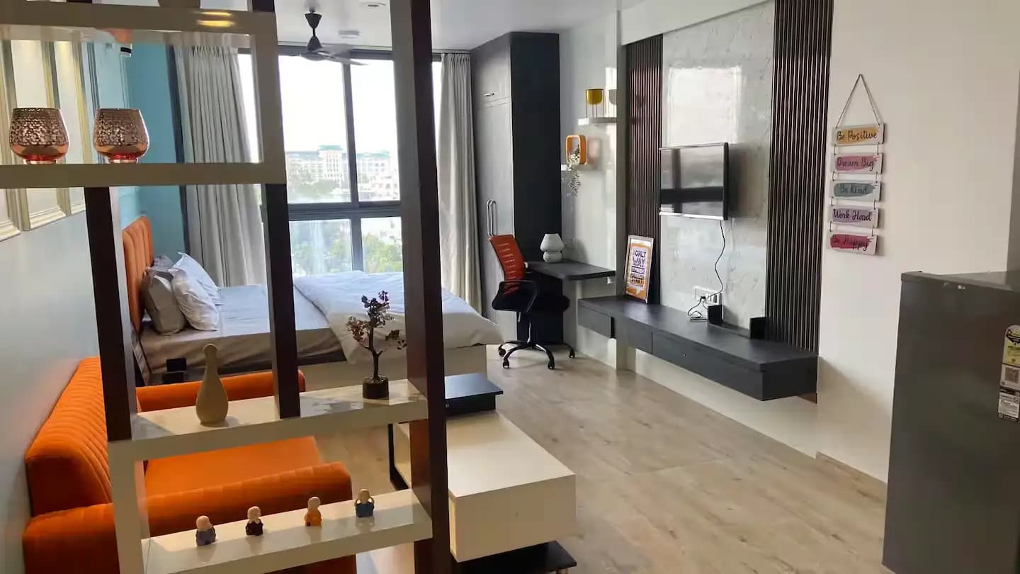 The Orange Oasis - 913 view 4
