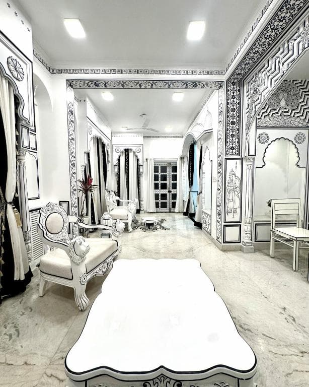 LalluJi Luxe - Maharaja Suite view 7