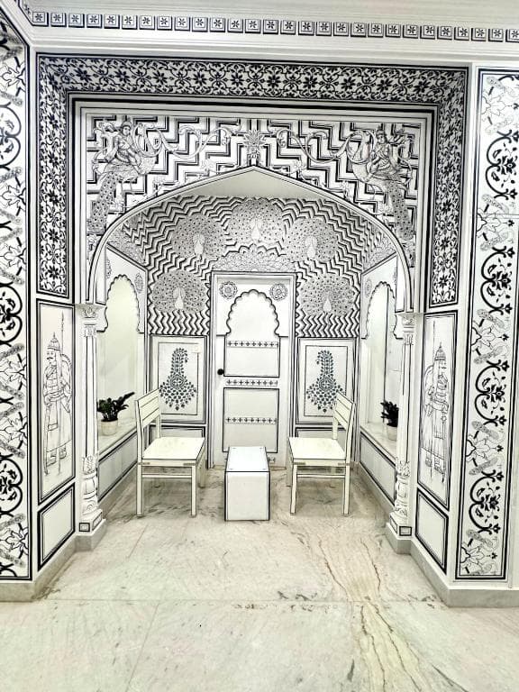 LalluJi Luxe - Maharaja Suite view 8